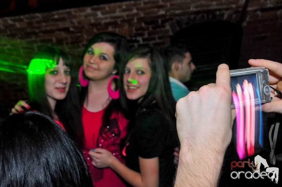 Think Blue - Party în Club Escape, 