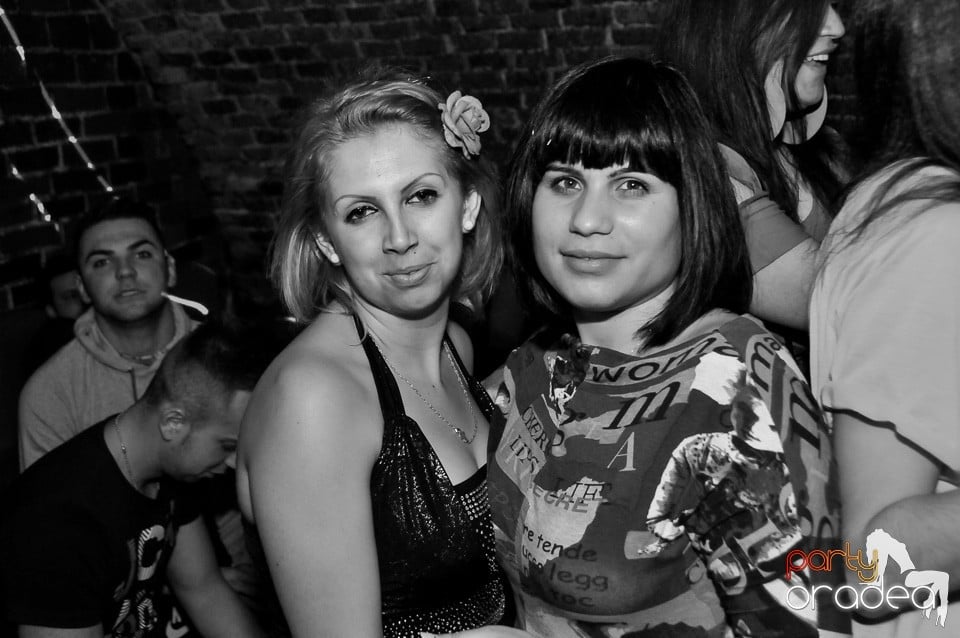 Think Blue - Party în Club Escape, 