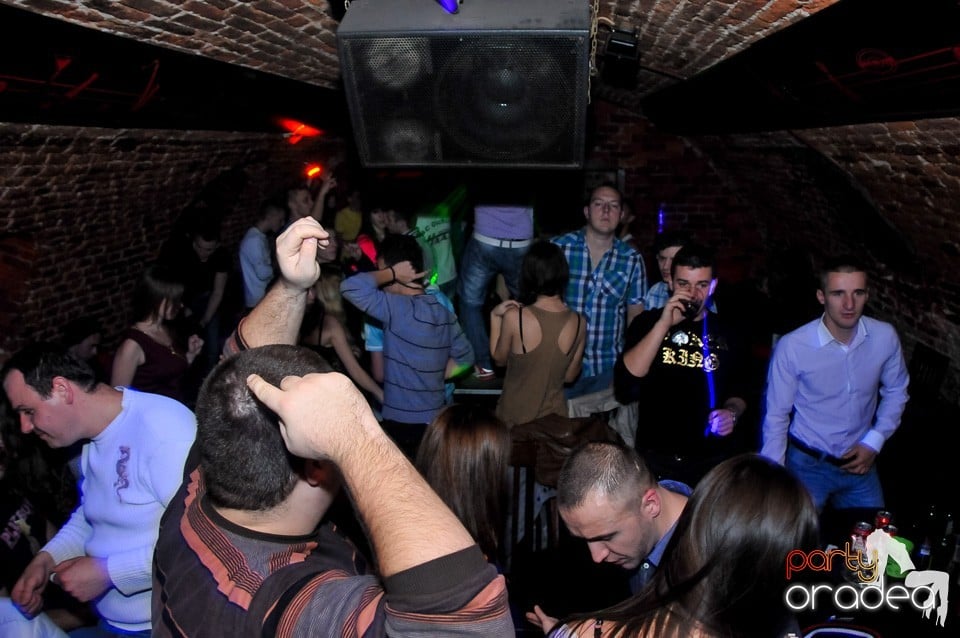 Think Blue - Party în Club Escape, 