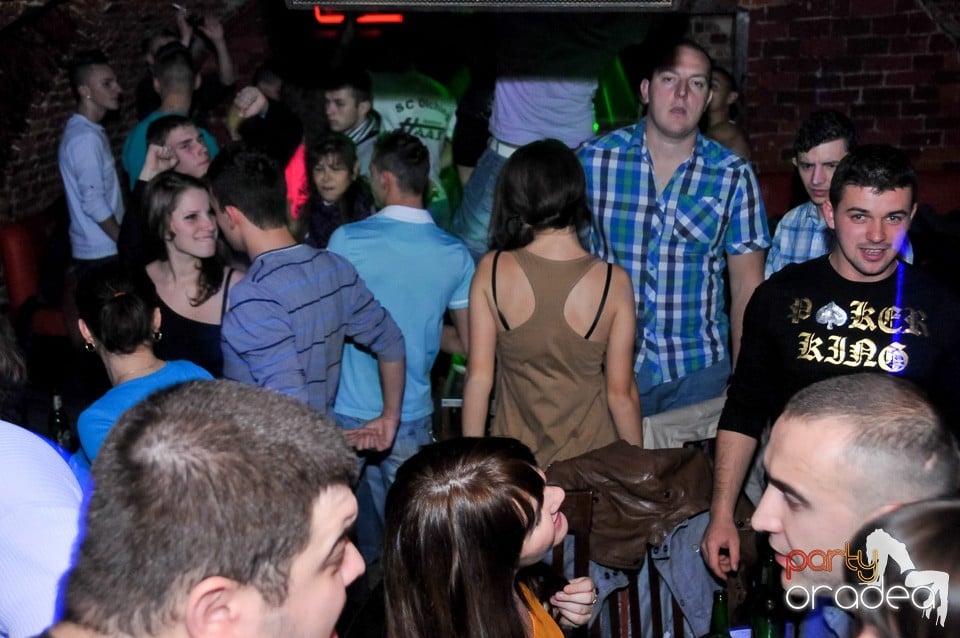 Think Blue - Party în Club Escape, 