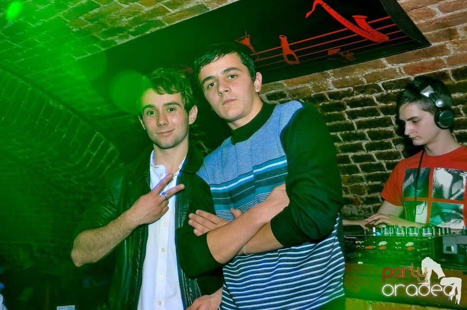 Think Blue - Party în Club Escape, 