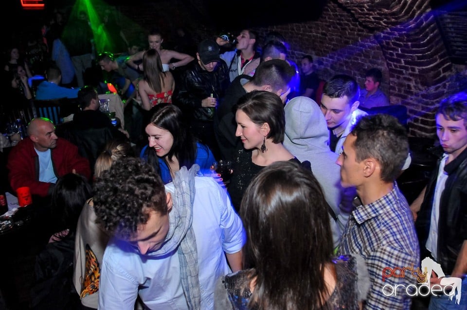 Think Blue - Party în Club Escape, 