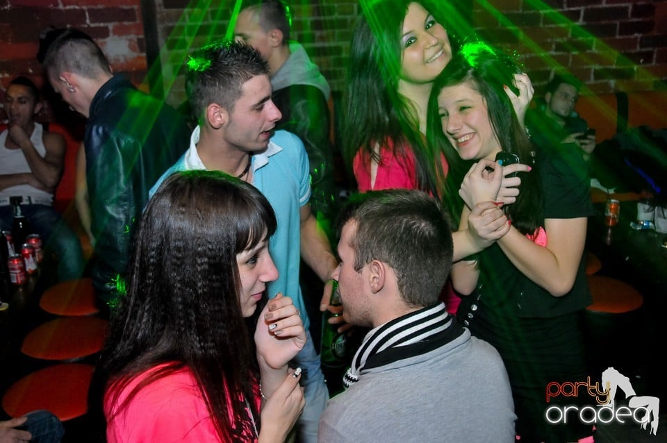 Think Blue - Party în Club Escape, 