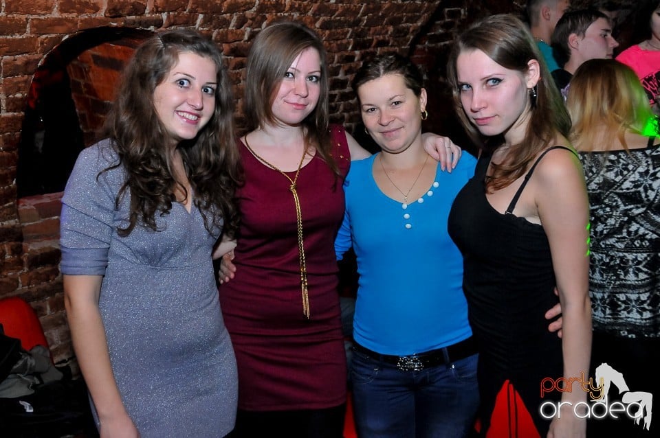 Think Blue - Party în Club Escape, 