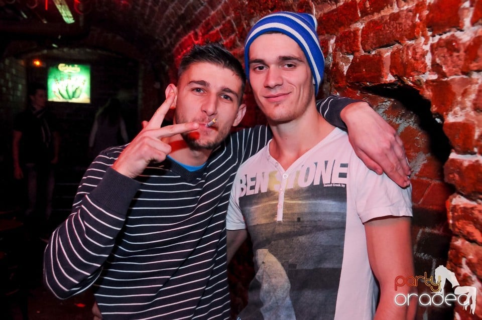 Think Blue - Party în Club Escape, 