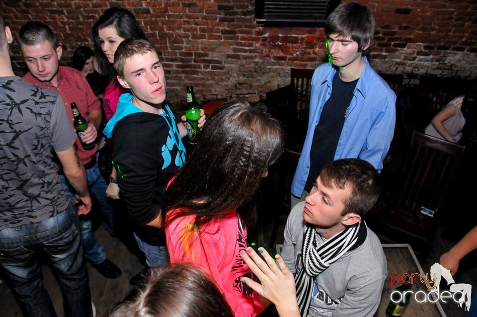 Think Blue - Party în Club Escape, 