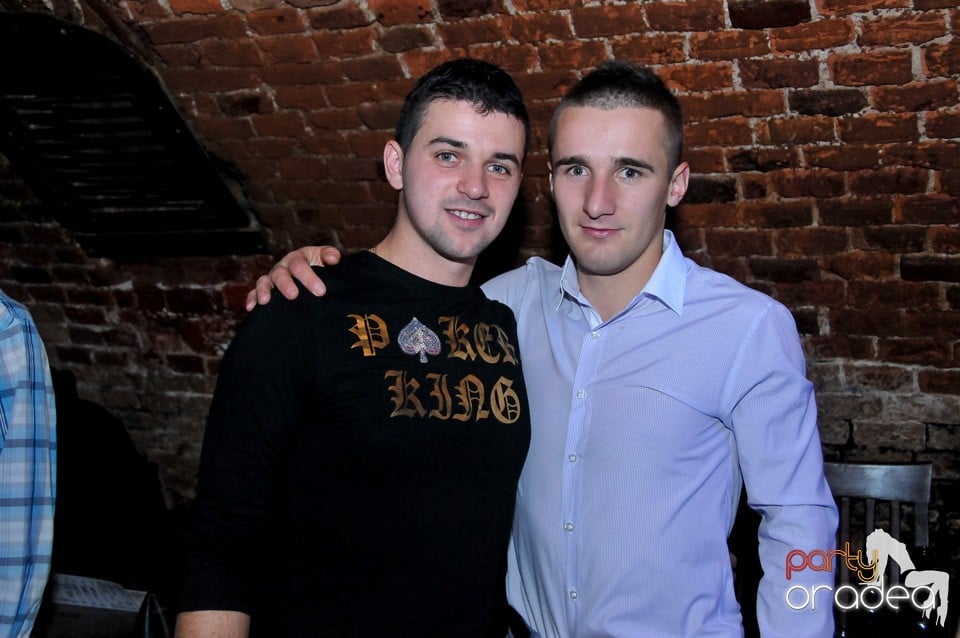 Think Blue - Party în Club Escape, 