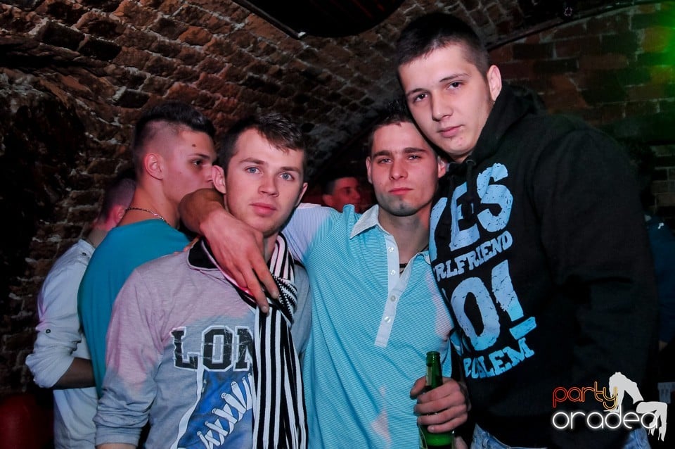 Think Blue - Party în Club Escape, 