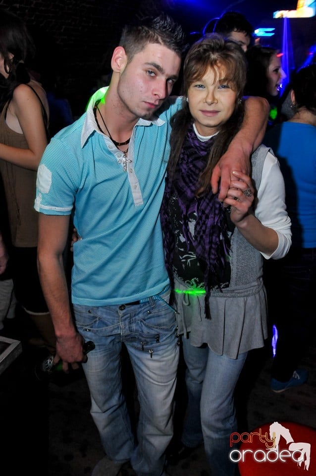 Think Blue - Party în Club Escape, 