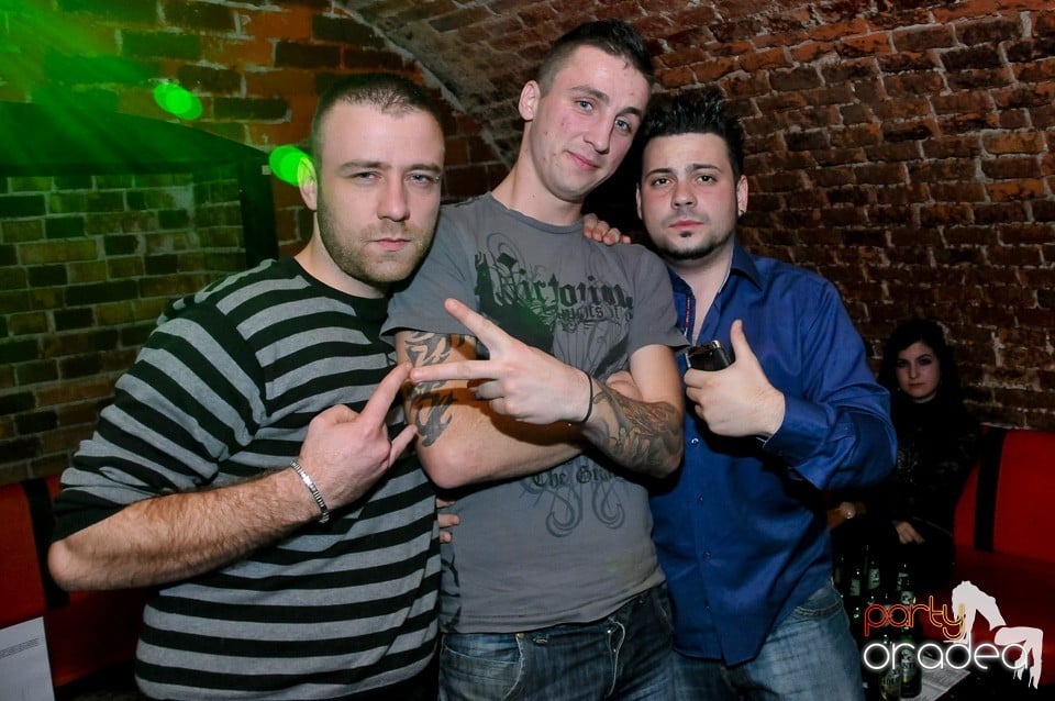 Think Blue - Party în Club Escape, 