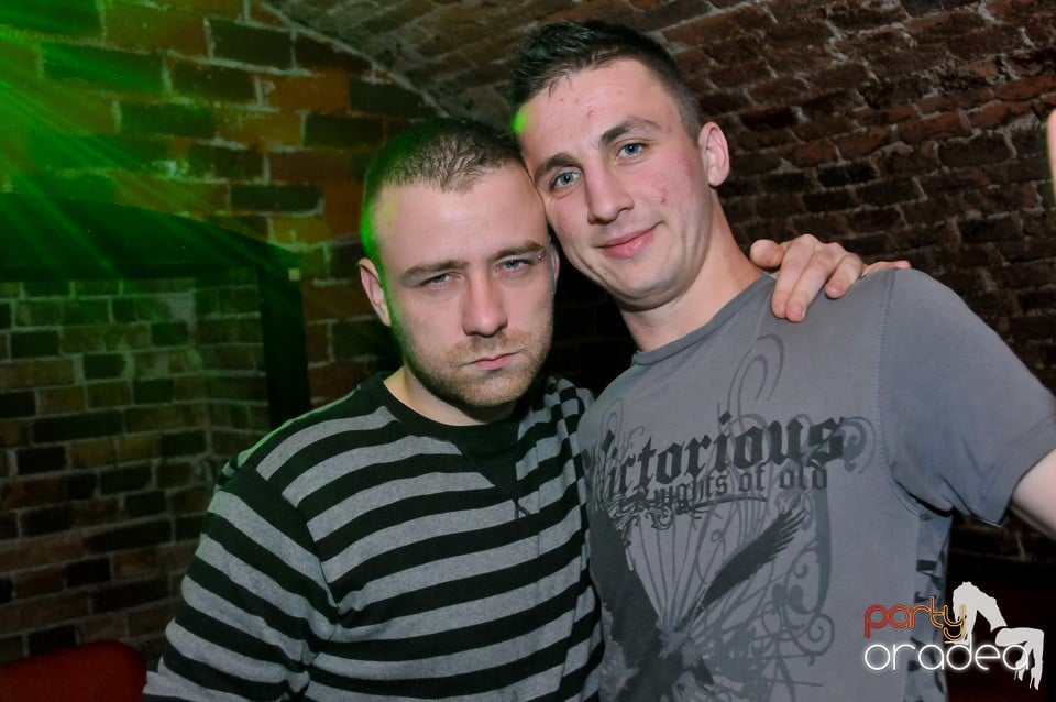 Think Blue - Party în Club Escape, 