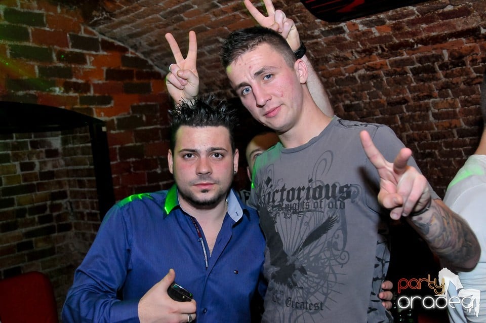 Think Blue - Party în Club Escape, 