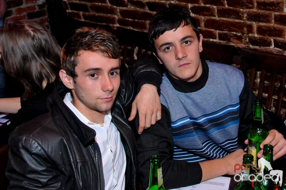 Think Blue - Party în Club Escape, 