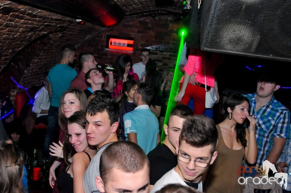 Think Blue - Party în Club Escape, 