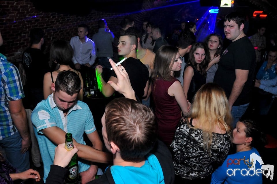 Think Blue - Party în Club Escape, 