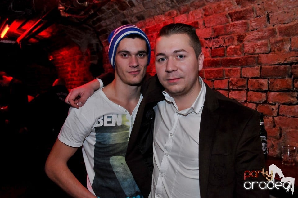 Think Blue - Party în Club Escape, 