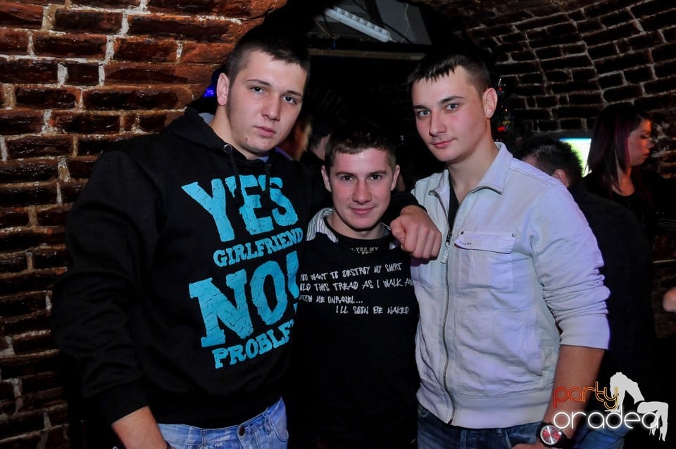 Think Blue - Party în Club Escape, 