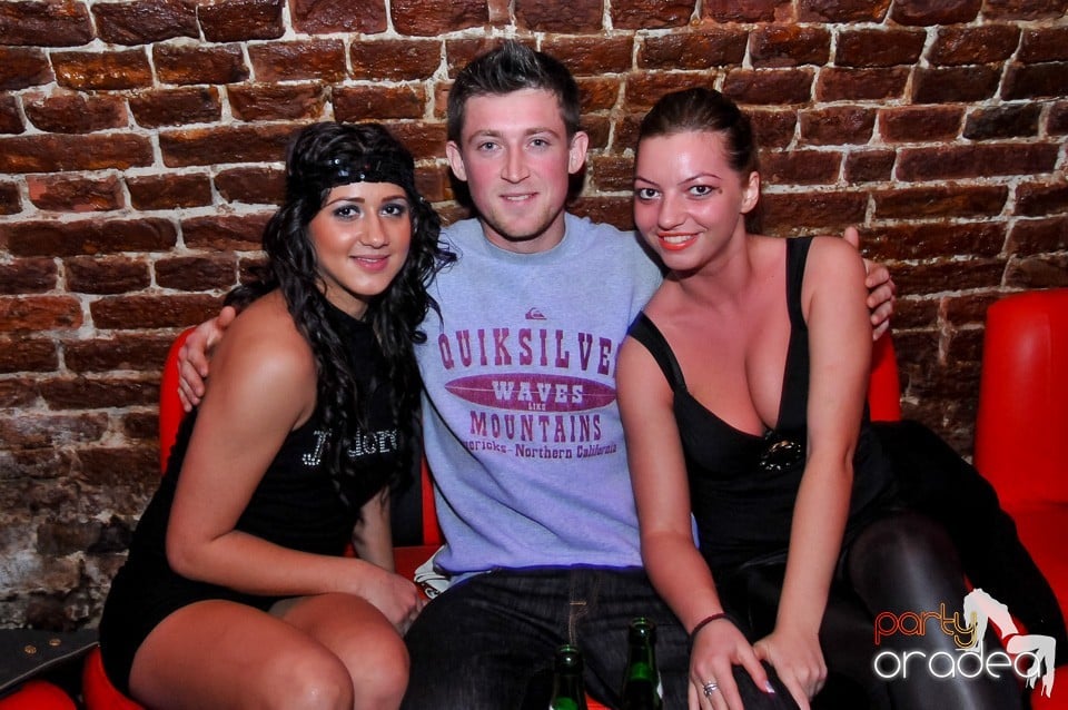 Think Blue - Party în Club Escape, 