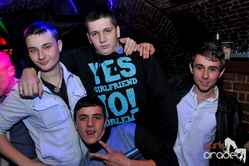 Think Blue - Party în Club Escape, 