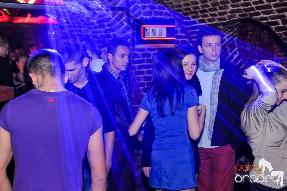 Think Blue - Party în Club Escape, 