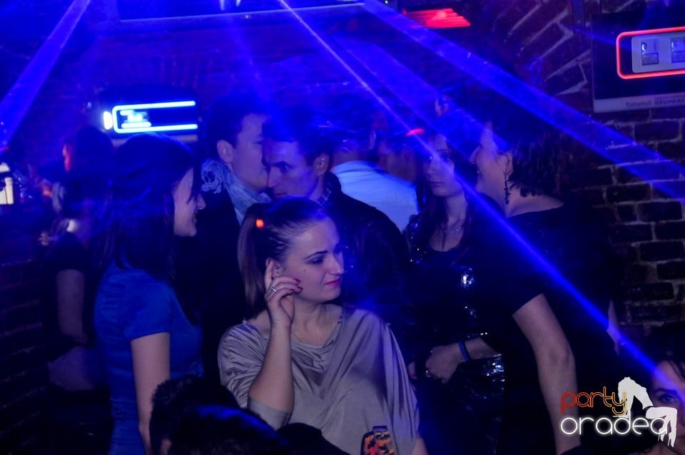 Think Blue - Party în Club Escape, 