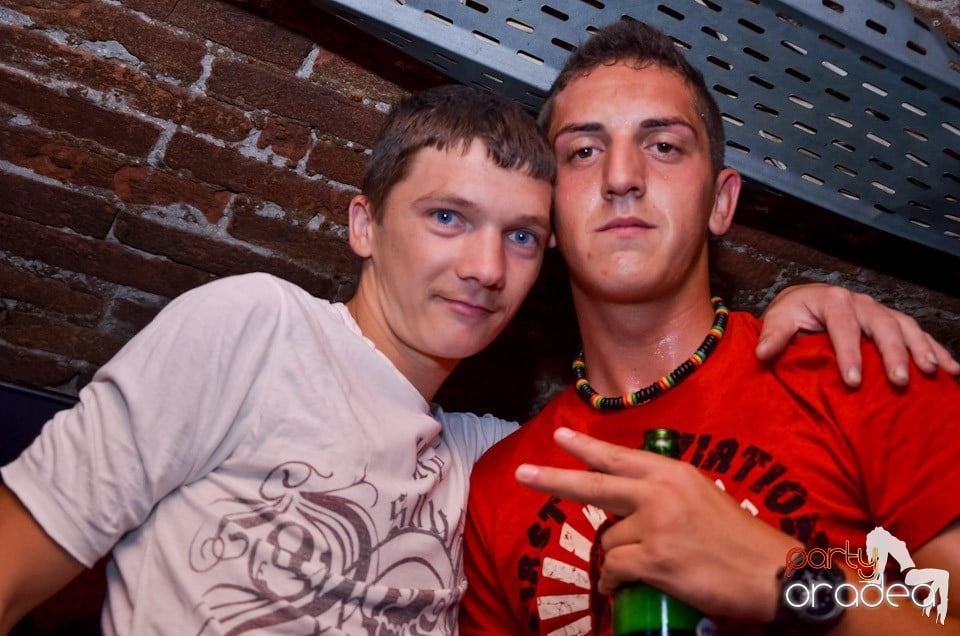 Thursday Party în Club Escape, 