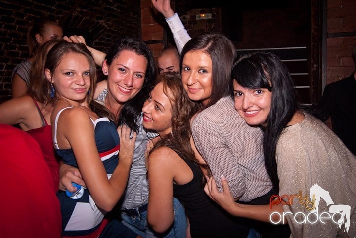 Un nou party marca Escape, 