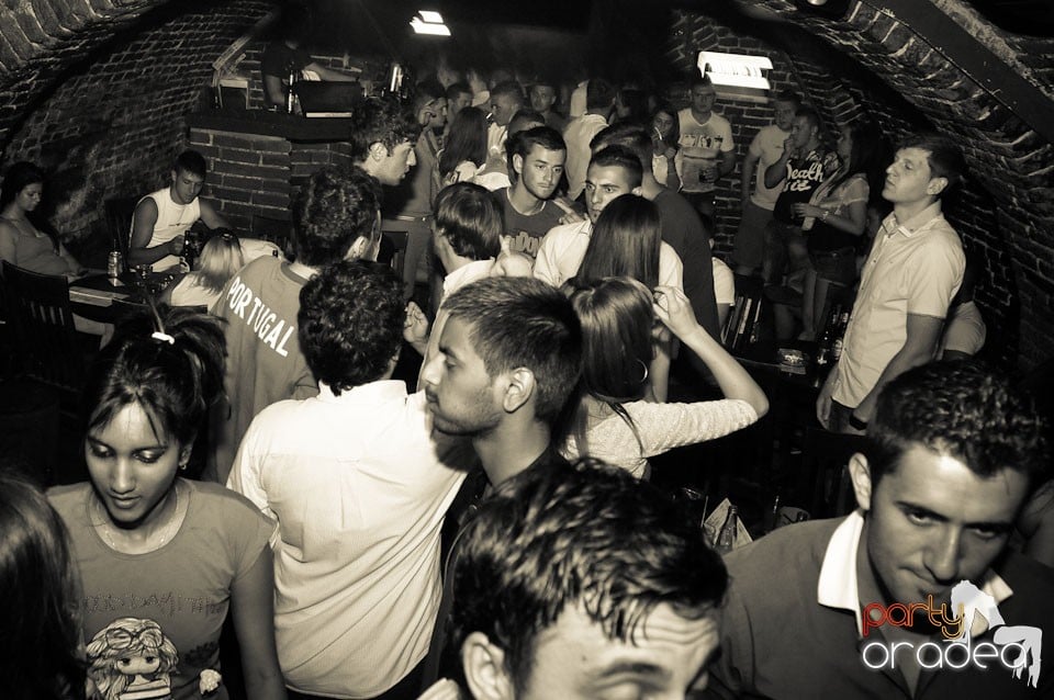 Un nou party marca Escape, 