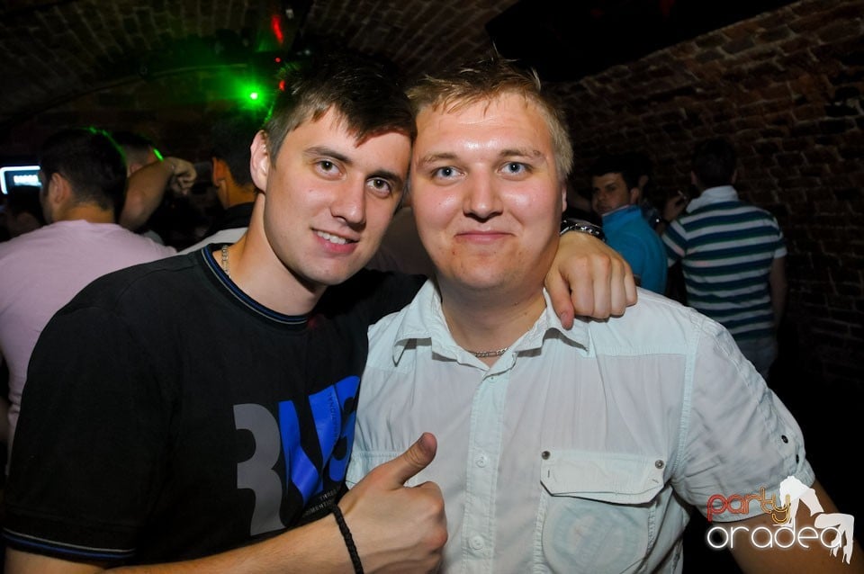 Un nou party marca Escape, 