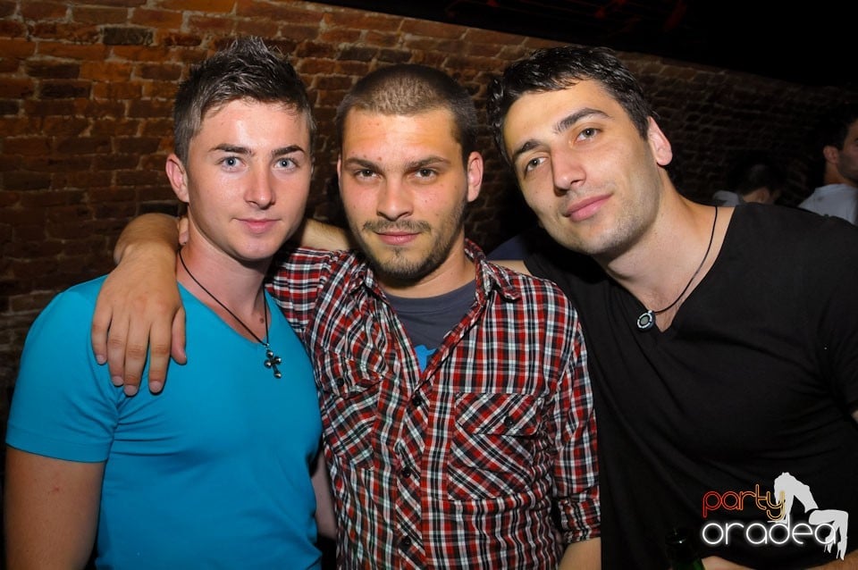 Un nou party marca Escape, 