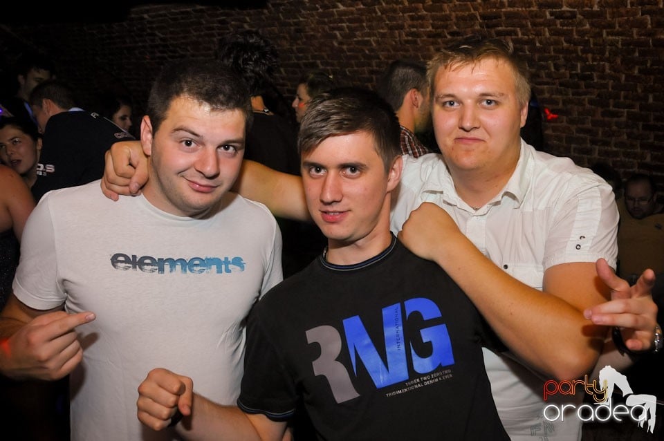 Un nou party marca Escape, 