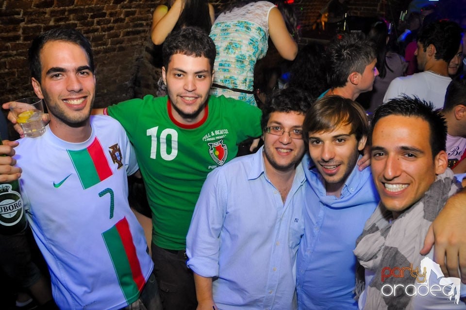 Un nou party marca Escape, 