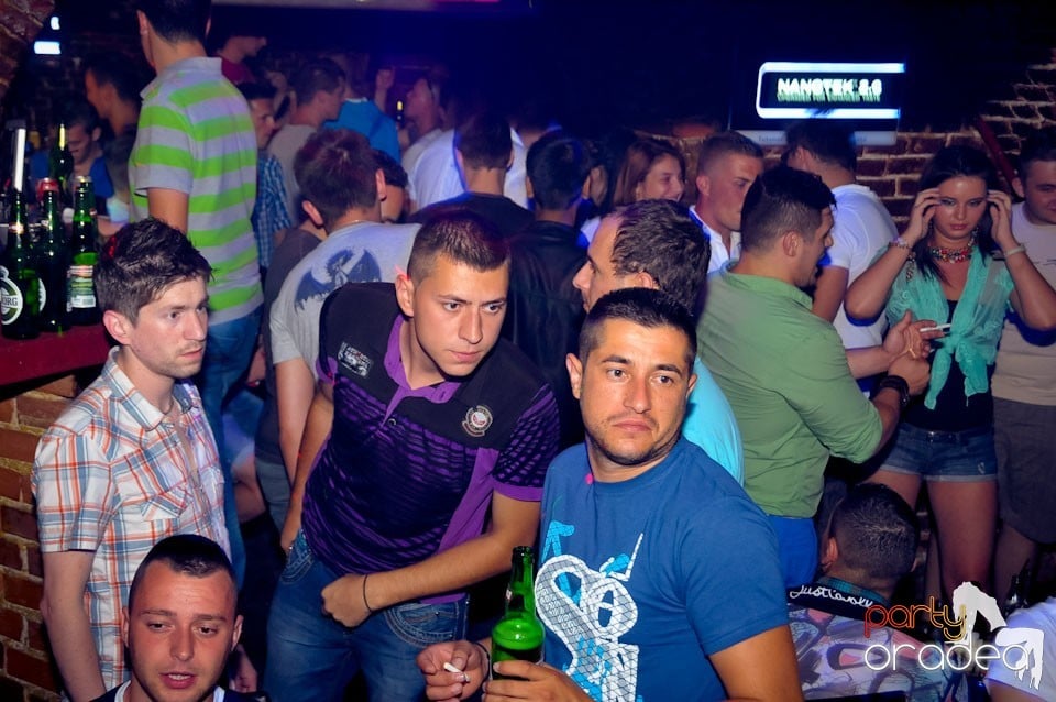 Un nou party marca Escape, 