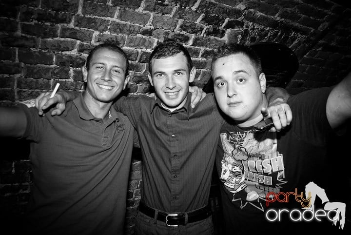 Un nou party marca Escape, 