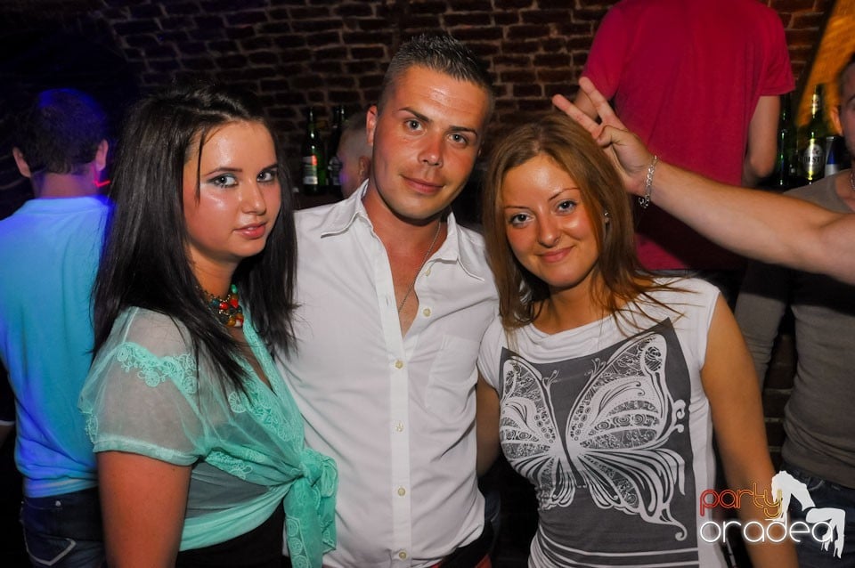 Un nou party marca Escape, 