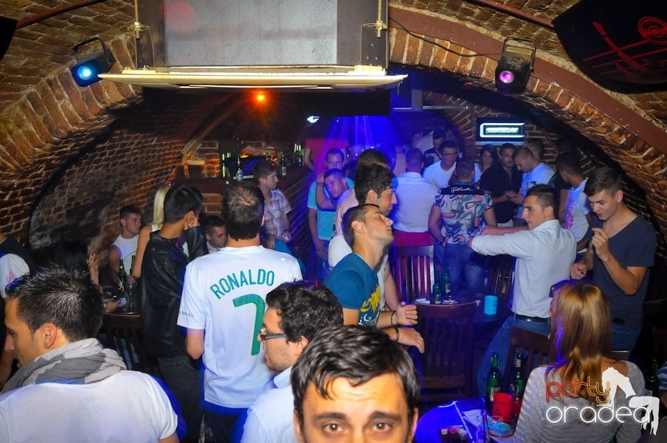 Un nou party marca Escape, 