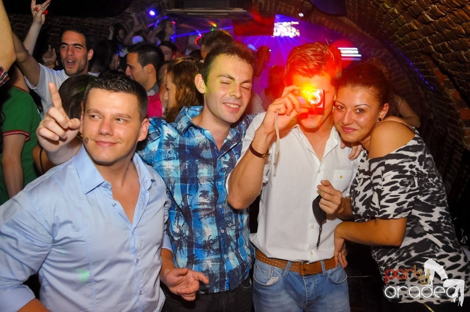 Un nou party marca Escape, 