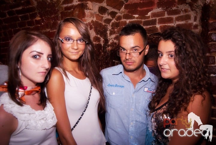 Un nou party marca Escape, 