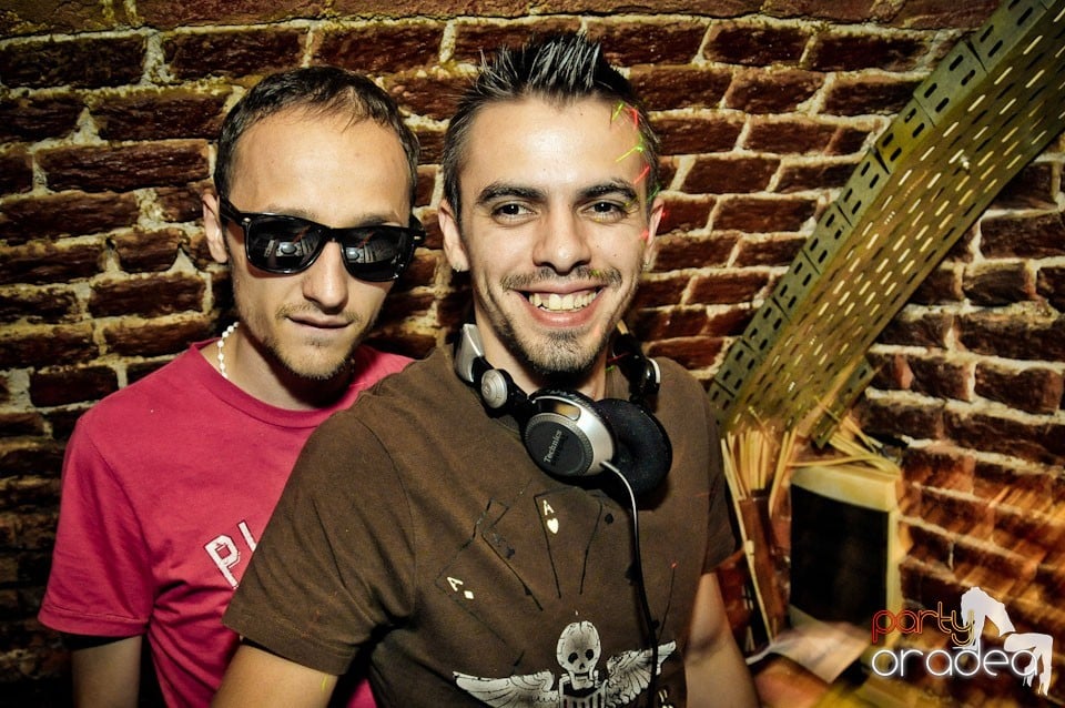 Un nou party marca Escape, 