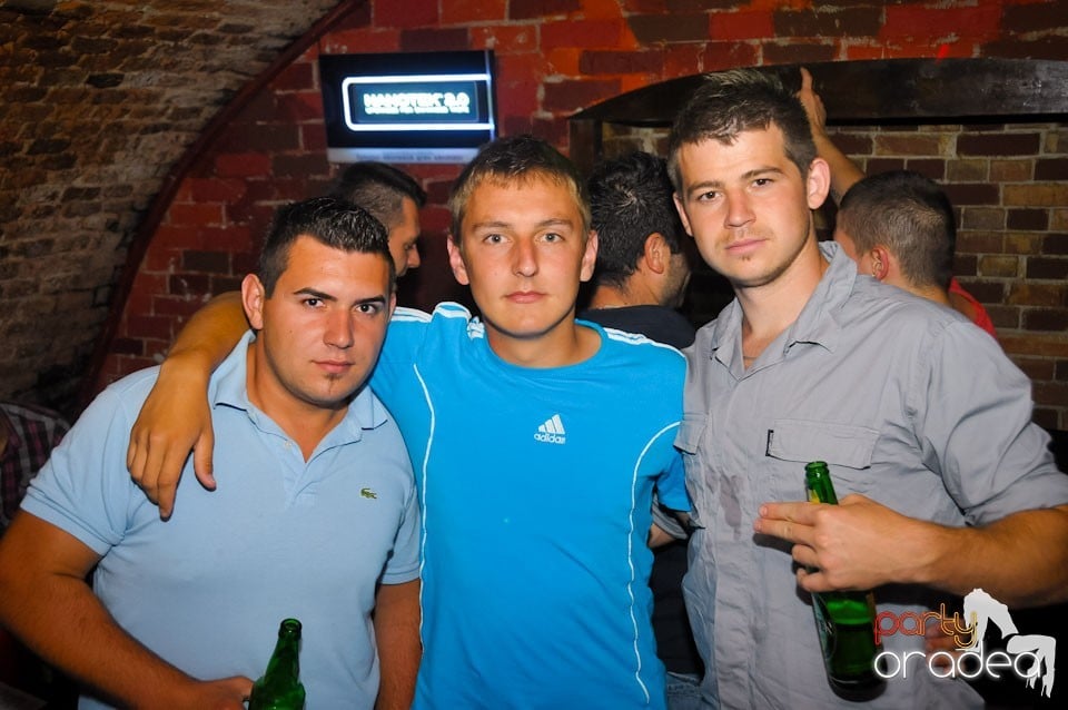 Un nou party marca Escape, 