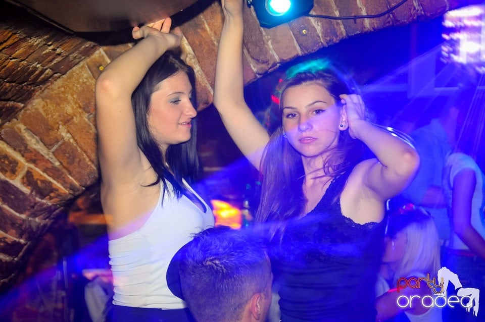 Un nou party marca Escape, 