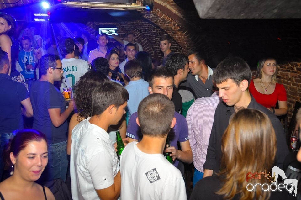 Un nou party marca Escape, 