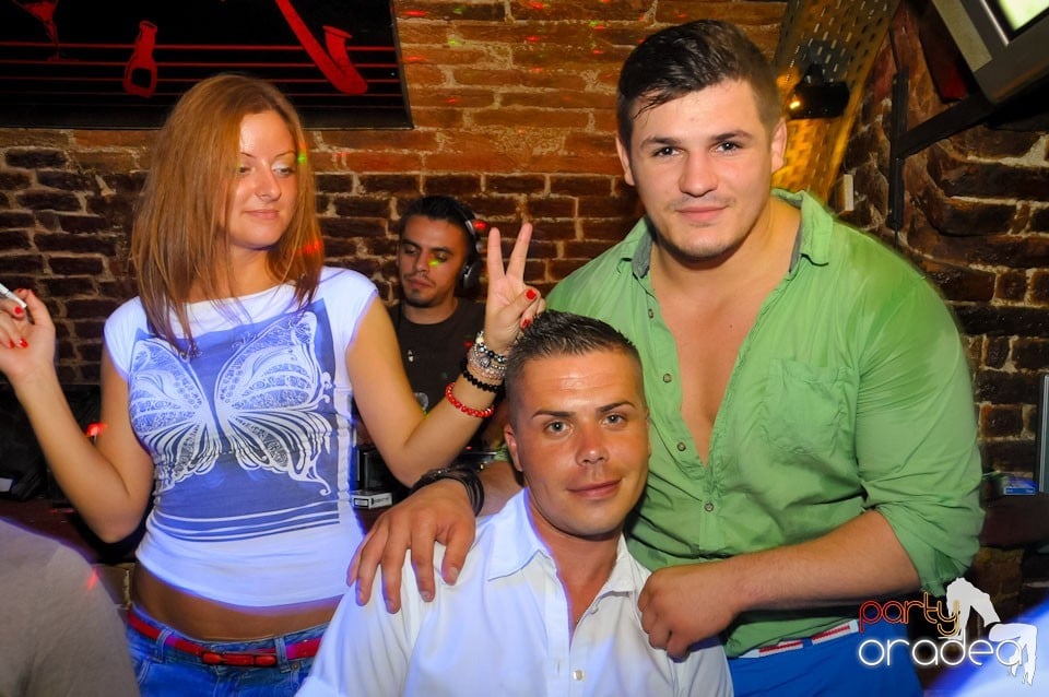 Un nou party marca Escape, 