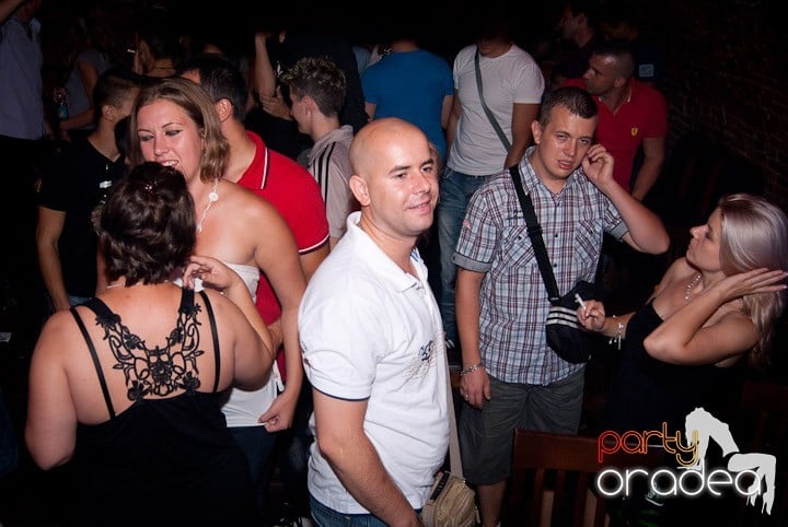 Un nou party marca Escape, 