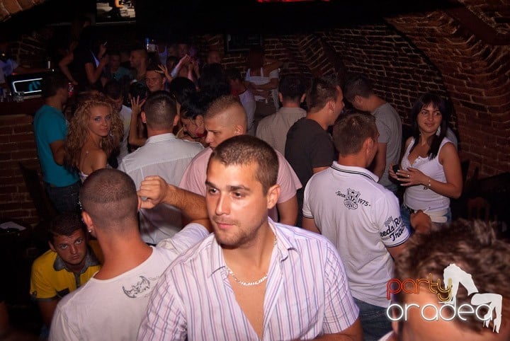 Un nou party marca Escape, 