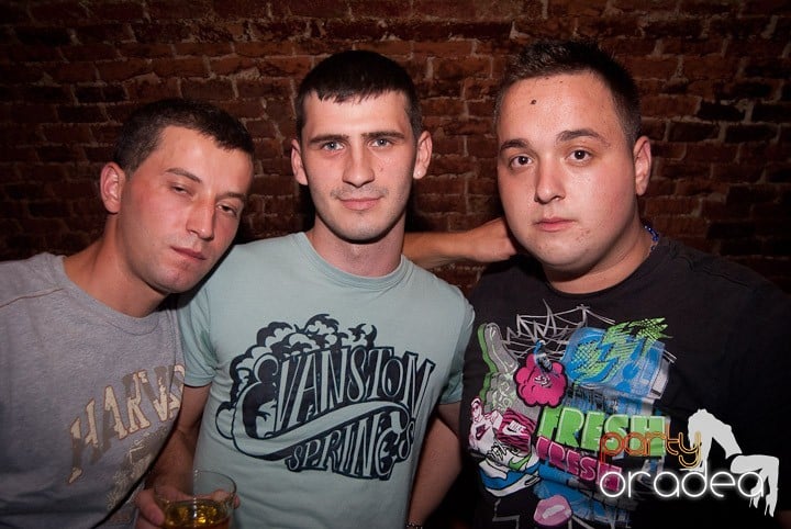 Un nou party marca Escape, 