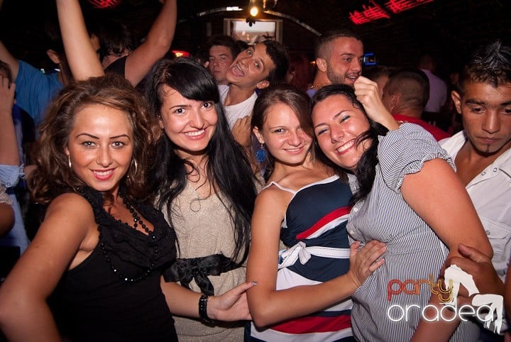 Un nou party marca Escape, 