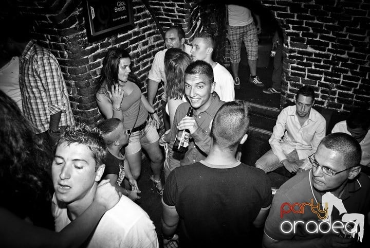 Un nou party marca Escape, 