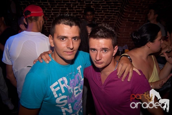 Un nou party marca Escape, 