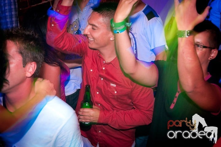 Un nou party marca Escape, 